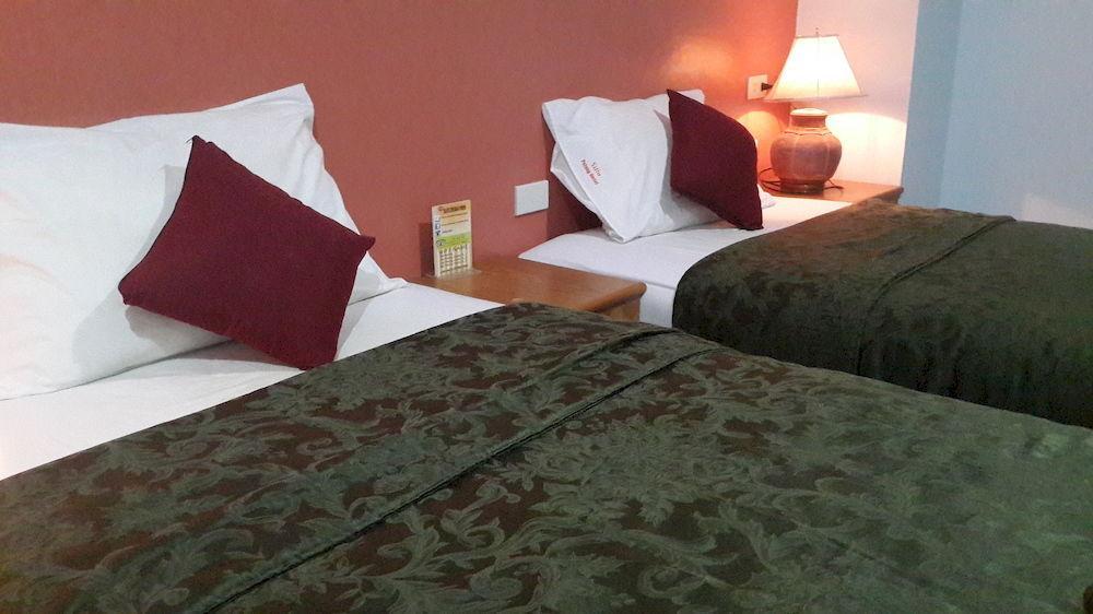 Silla Patong Hostel מראה חיצוני תמונה