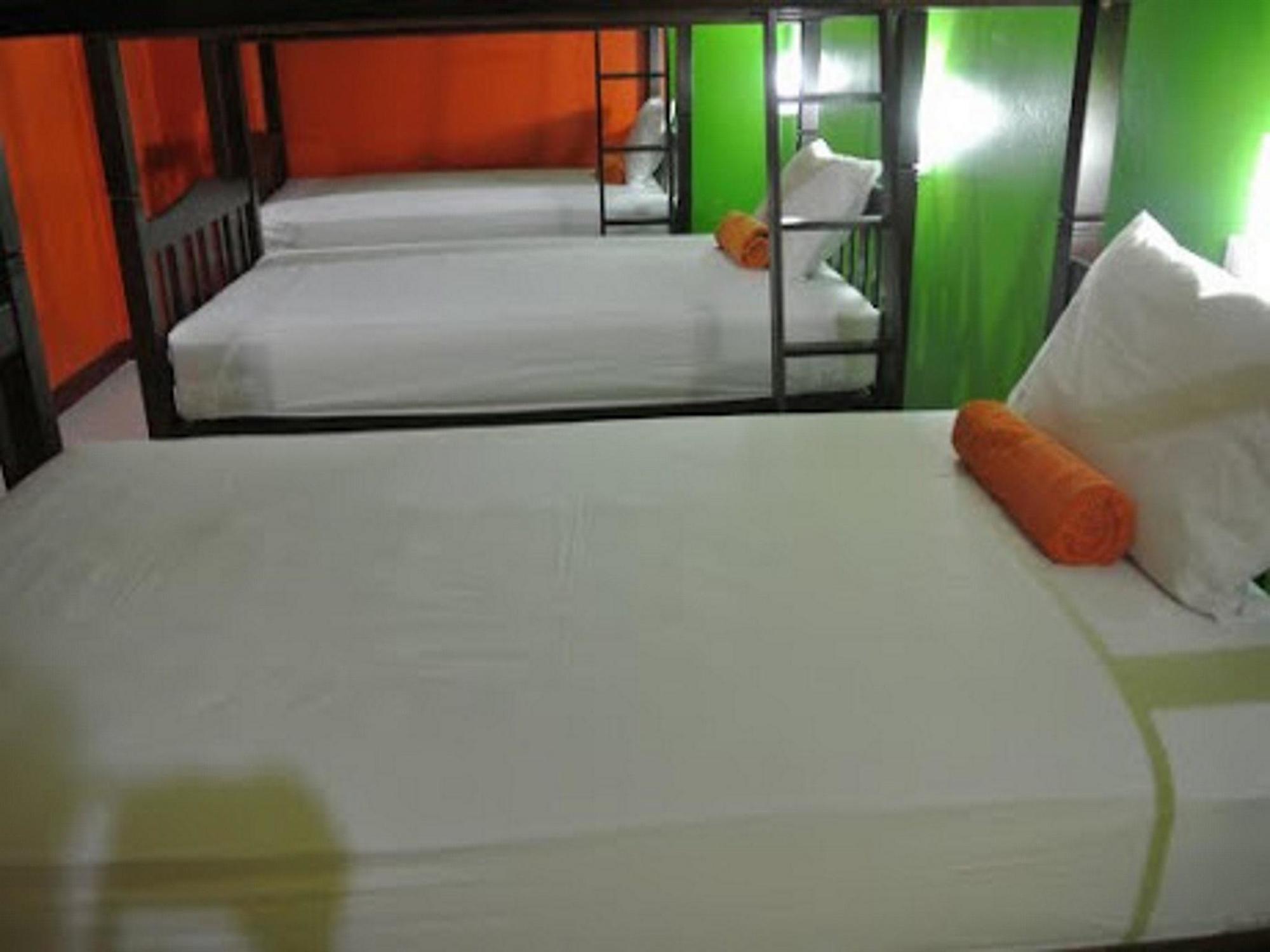 Silla Patong Hostel מראה חיצוני תמונה
