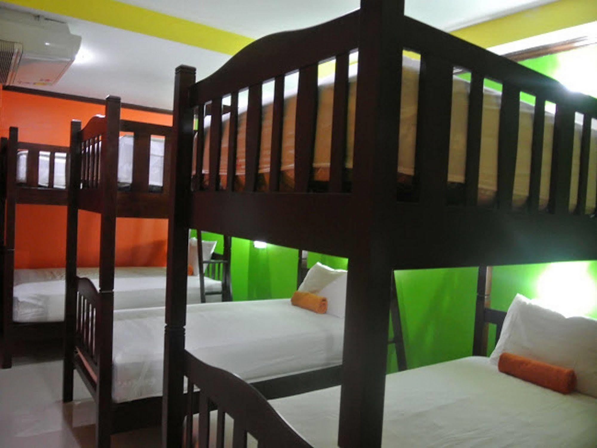 Silla Patong Hostel מראה חיצוני תמונה