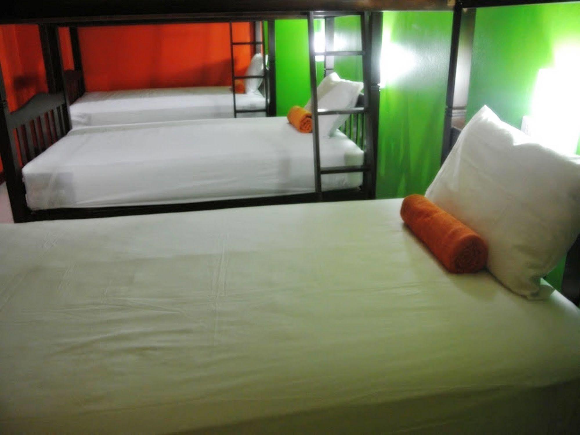 Silla Patong Hostel מראה חיצוני תמונה