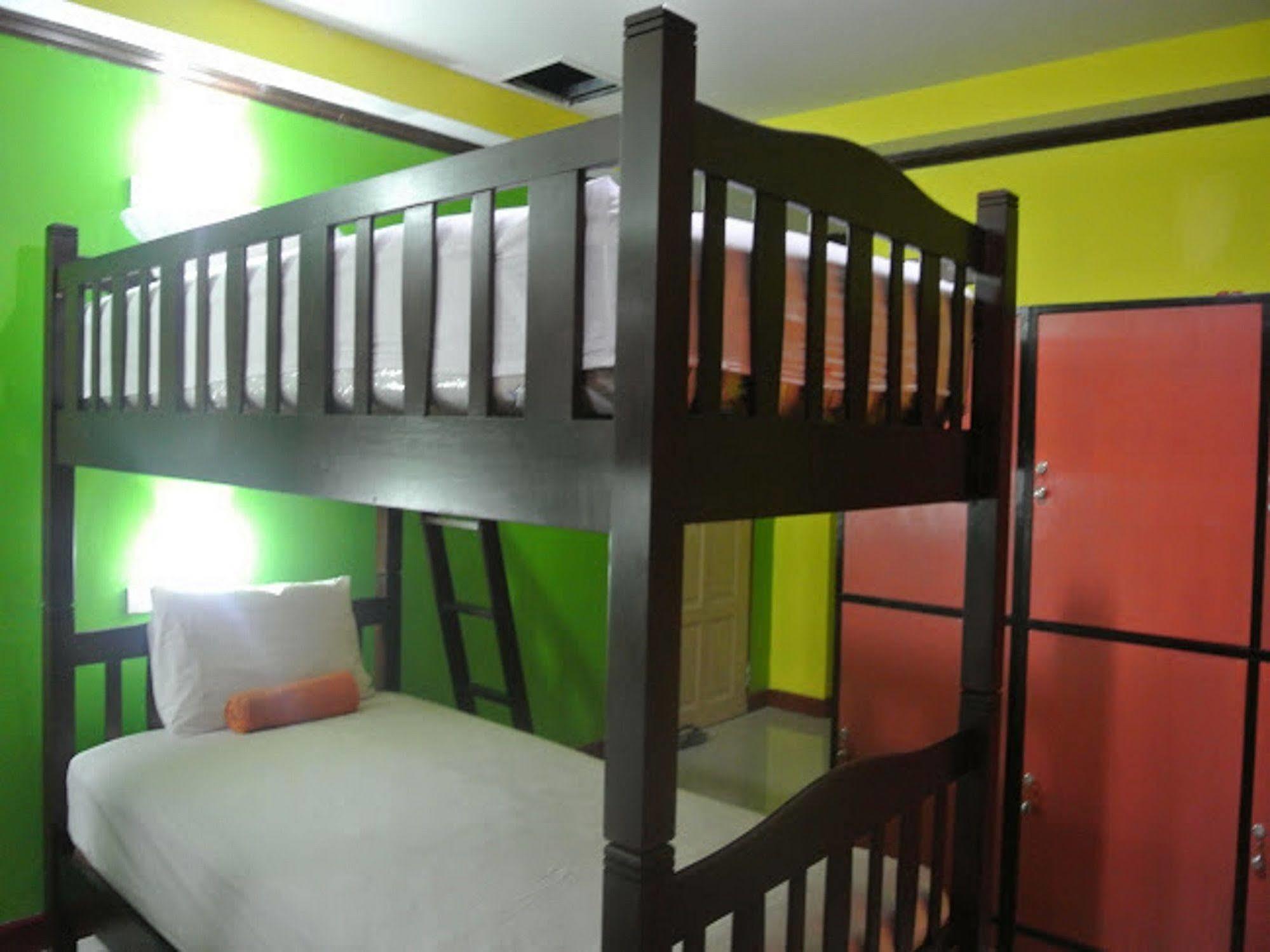 Silla Patong Hostel מראה חיצוני תמונה