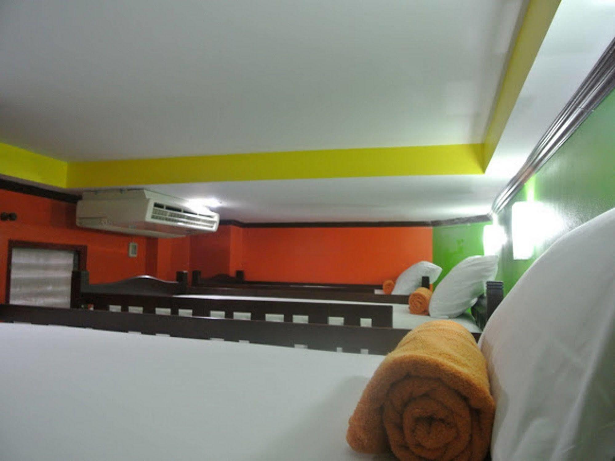 Silla Patong Hostel מראה חיצוני תמונה
