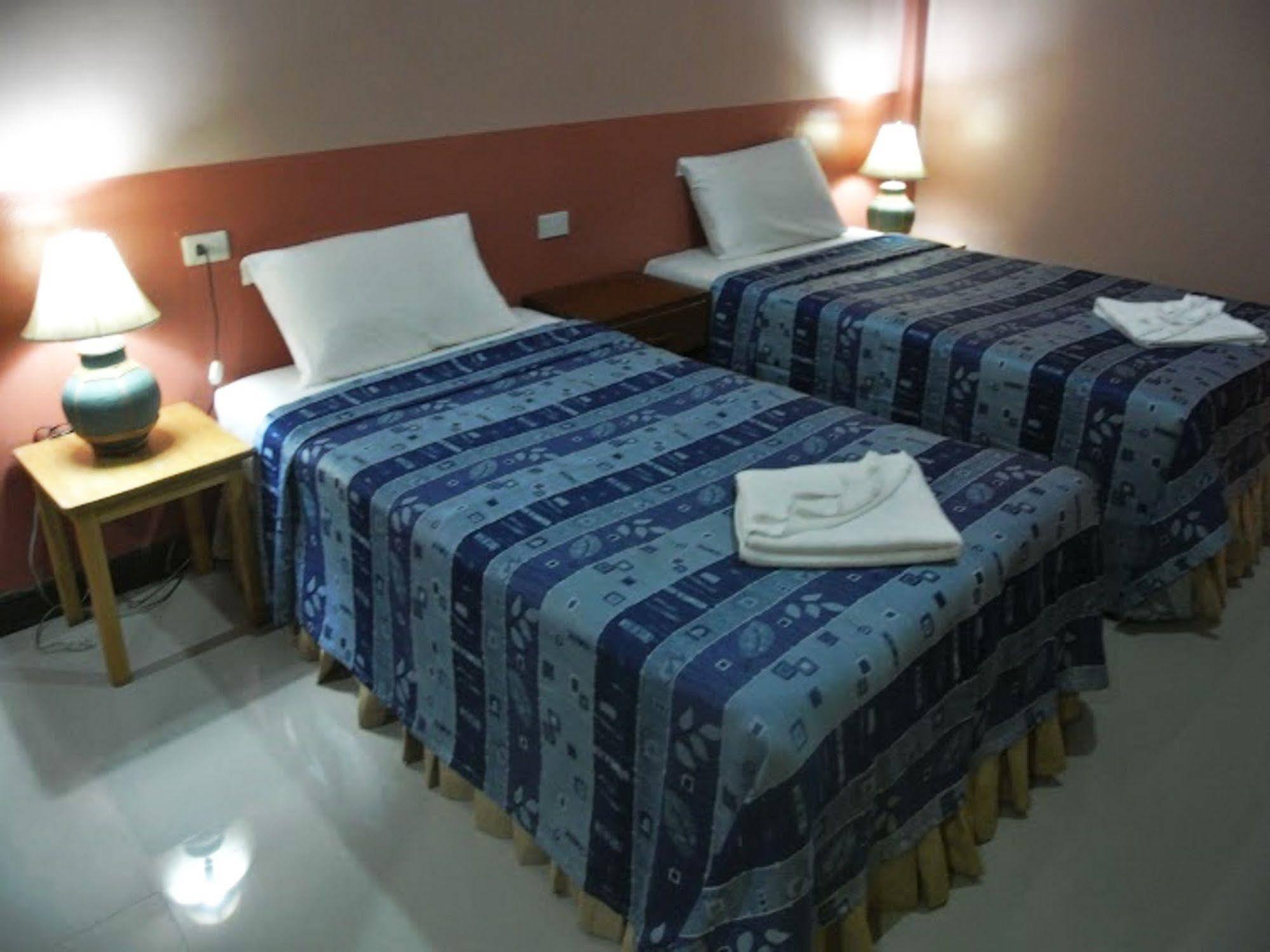 Silla Patong Hostel מראה חיצוני תמונה