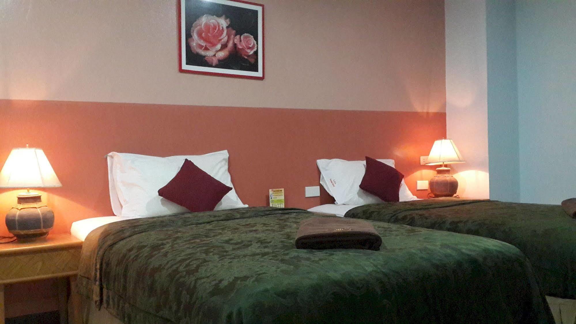 Silla Patong Hostel מראה חיצוני תמונה
